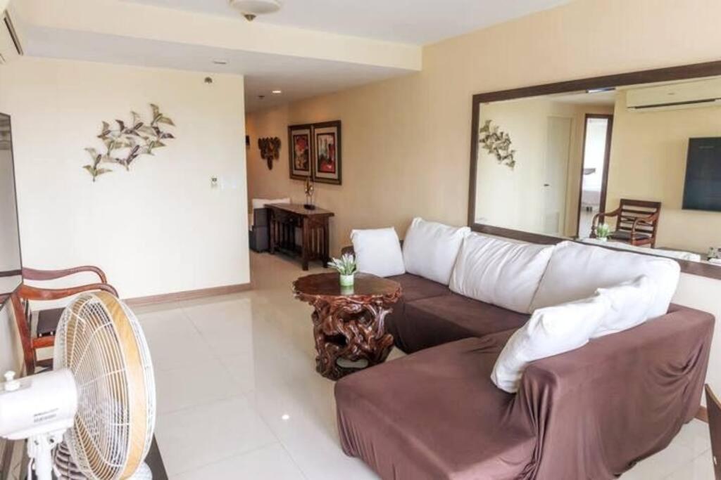 Cozy 2-Bedroom In The Venice Luxury Residences มะนิลา ภายนอก รูปภาพ