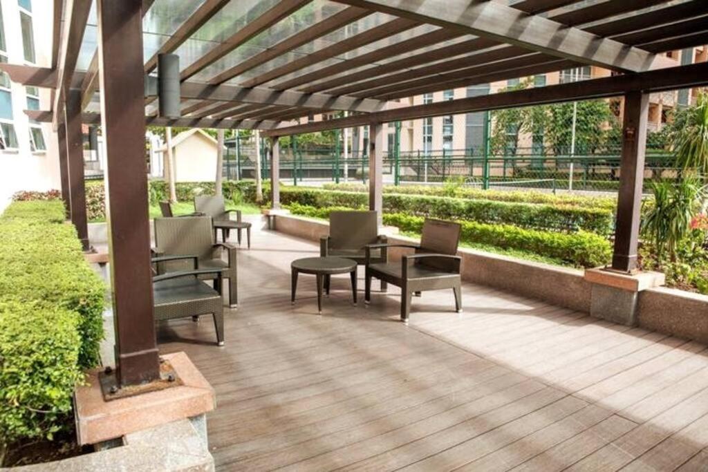 Cozy 2-Bedroom In The Venice Luxury Residences มะนิลา ภายนอก รูปภาพ